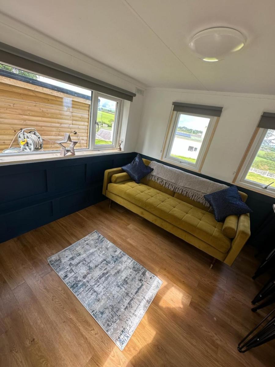 Llanasa Tracey'S Hideaway - With Hot Tub & Amazing Views酒店 外观 照片